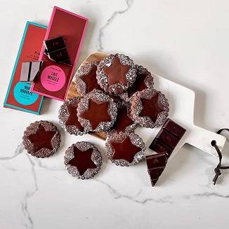 Christmas Shortbread with Ganache - La Maison du Chocolat